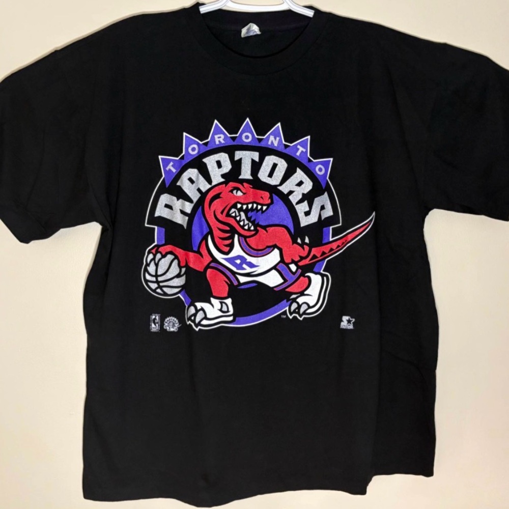 Vintage Toronto raptors shirt